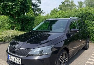 Skoda Fabia 158.300 km 7.999 &euro; Solingen 42719