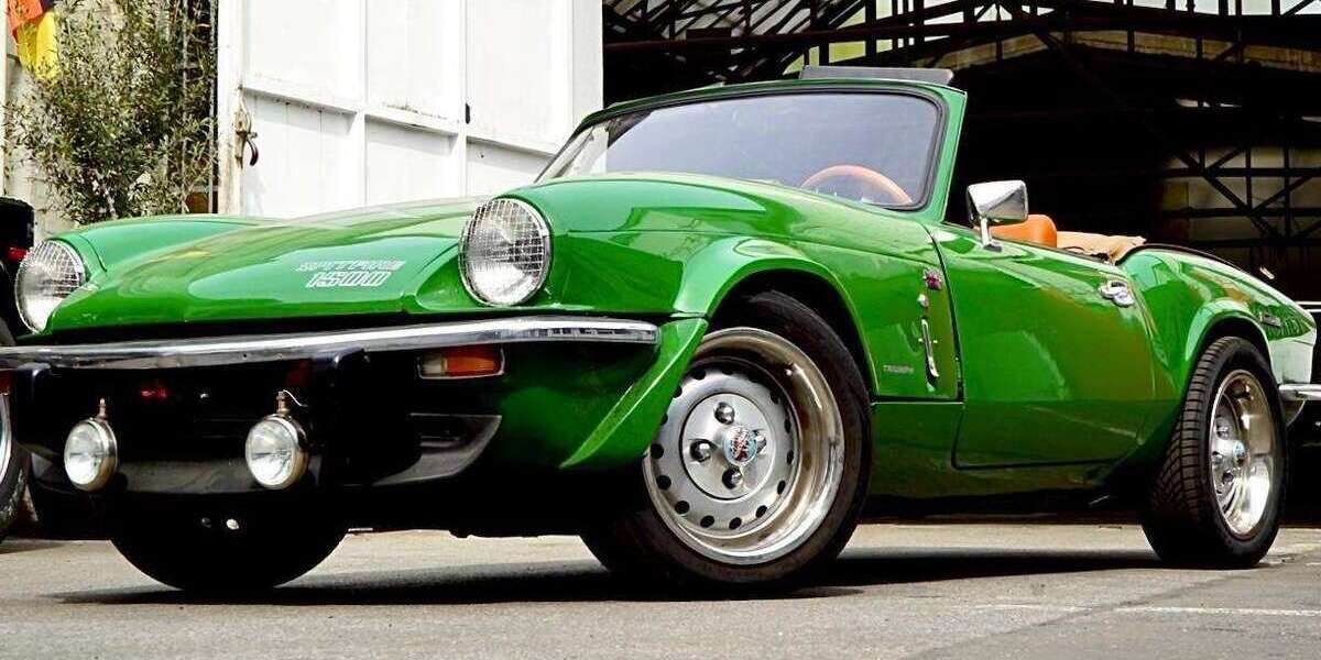 Triumph Spitfire 76.553 km 23.500 &euro; Düsseldorf 40476