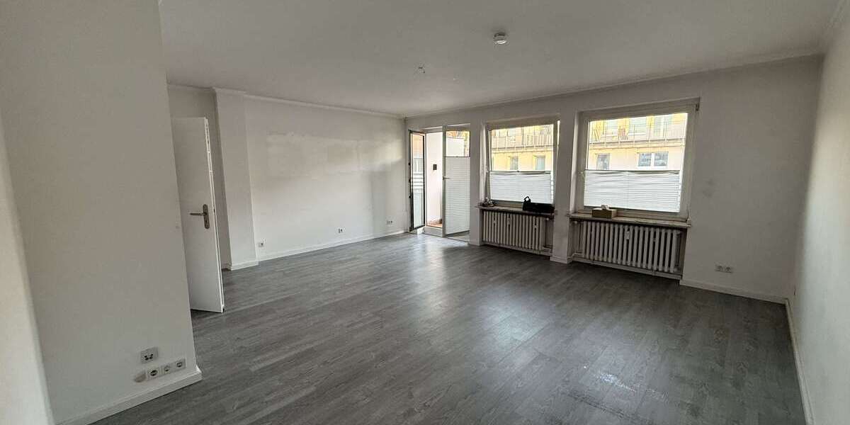 Etagenwohnung Düsseldorf Stadtmitte - 3 Zimmer, 100 m&sup2;, 1.400&euro; | Angebot:26573829