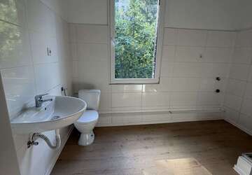 Wohnung Wuppertal - 3 Zimmer, 73 m&sup2;, 730&euro; | Angebot:27056111
