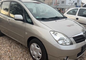Toyota Corolla Verso 124.700 km 3.100 &euro; Leverkusen 51371
