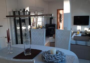 Wohnung Solingen Höhscheid - 5 Zimmer, 143 m&sup2;, 1.200&euro; | Angebot:27626504