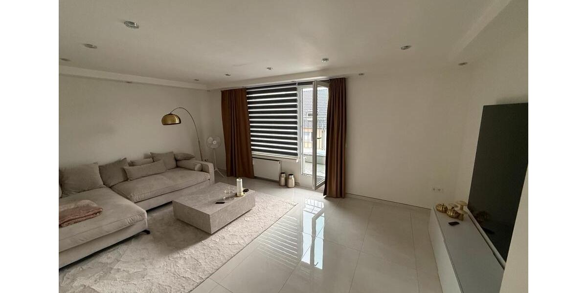 Etagenwohnung Köln Mülheim - 3 Zimmer, 77 m&sup2;, 2.000&euro; | Angebot:27583222