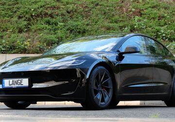 Tesla Model 3 40.549 km 49.600 &euro; Köln 50996